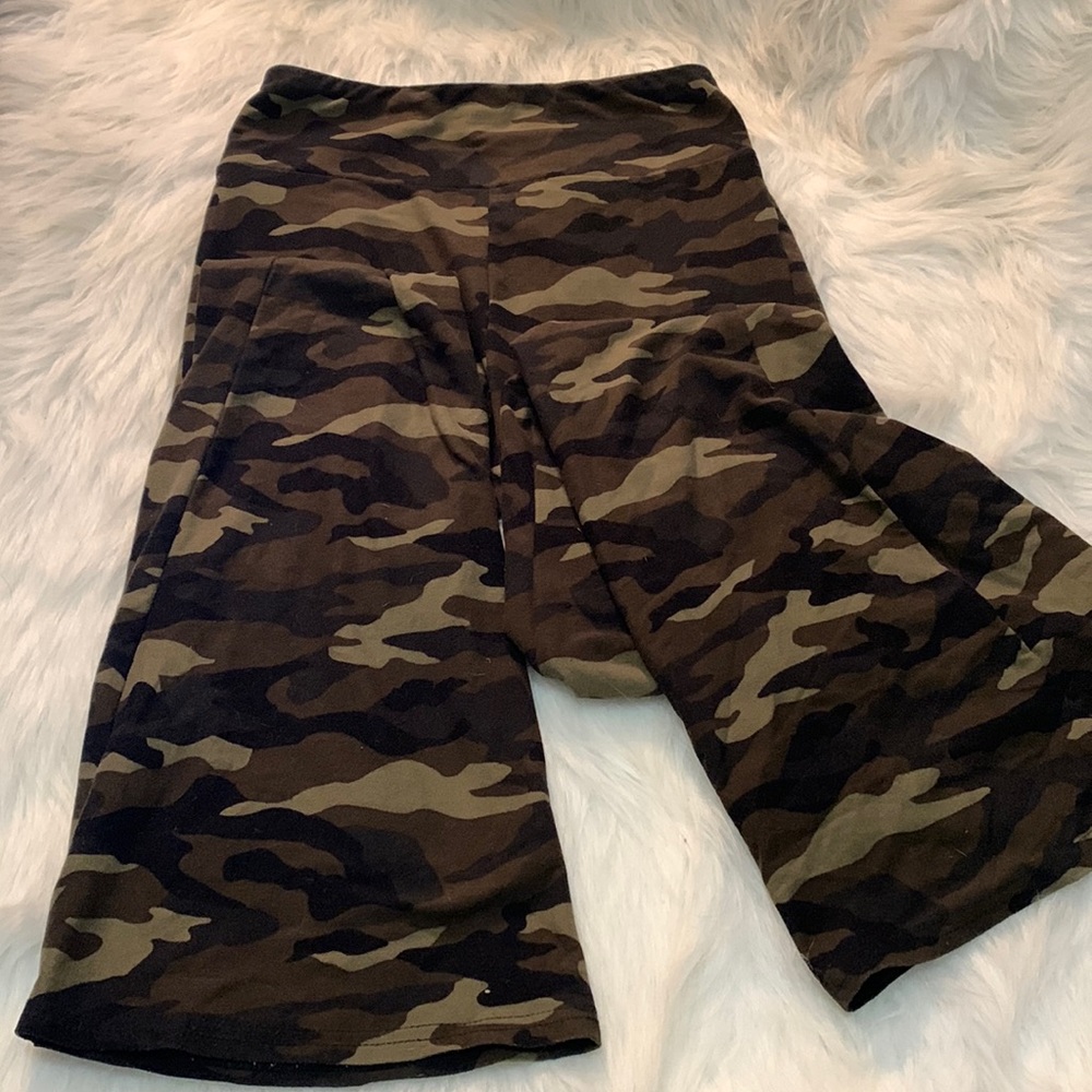 Bellbottom leggings
